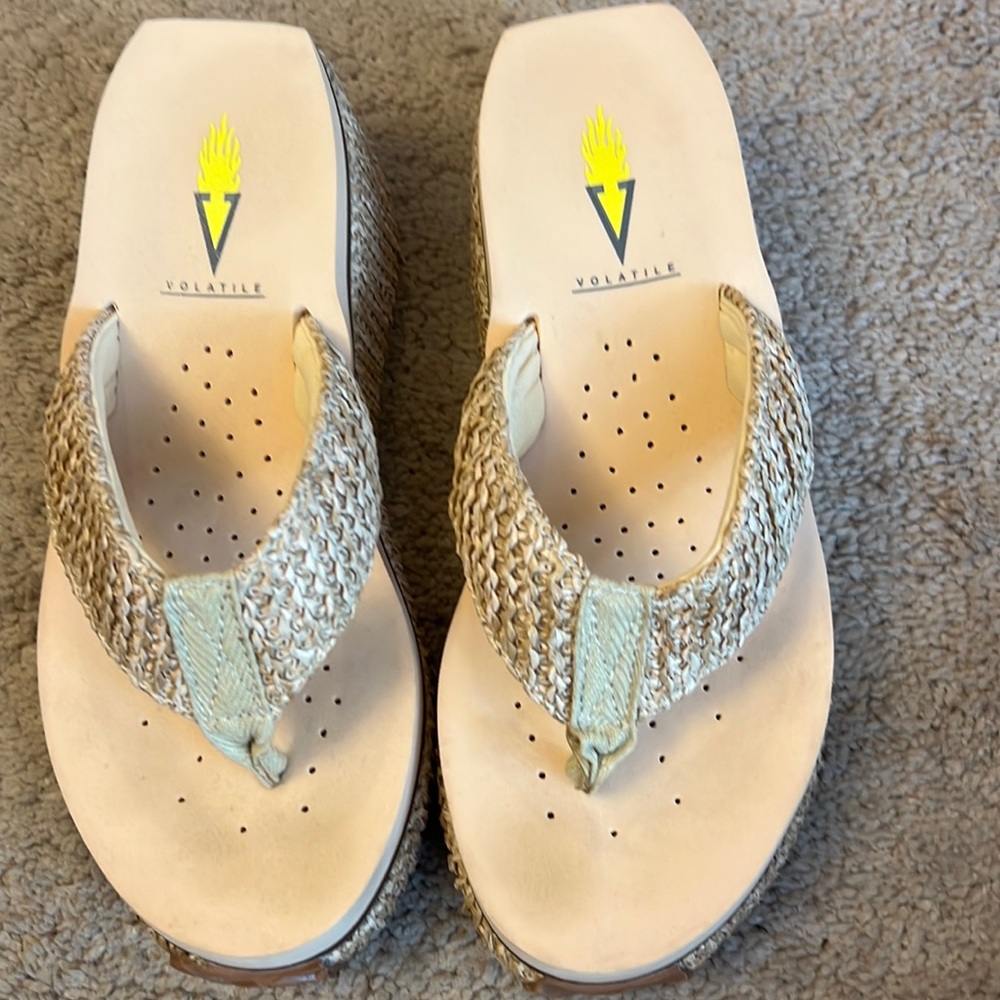 Womens Volatile wedge flip flop, size 7